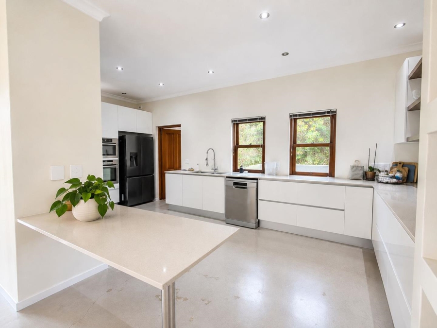 To Let 4 Bedroom Property for Rent in Klein Zevenwacht Western Cape